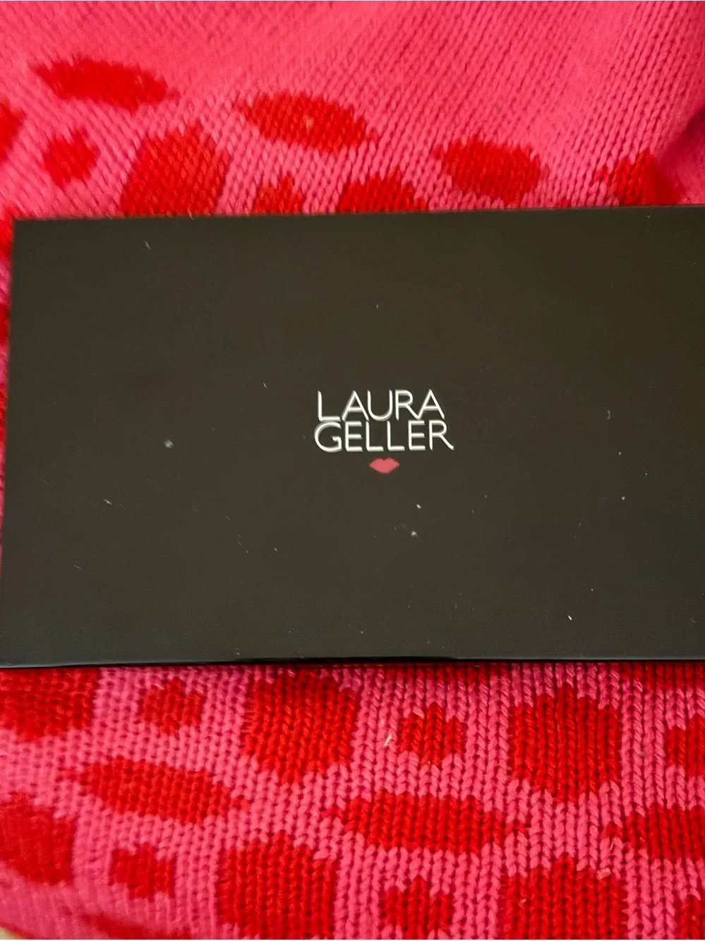 Laura Geller eyeshadow compact. Earth tone of 8 different colors